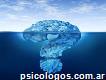 Psicóloga con posgrados en arte terapia y psicodrama